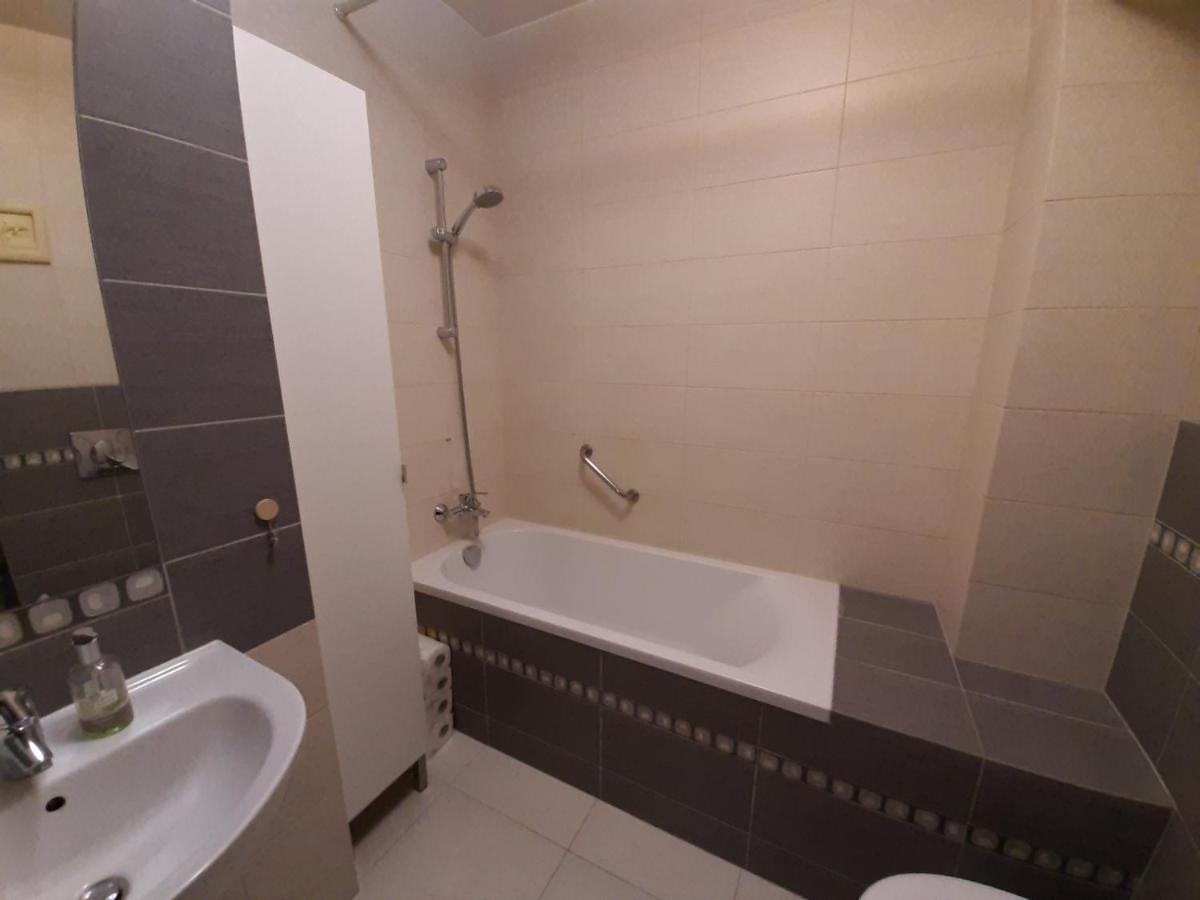 Appartement Apartament Di Trevi - Klimatyzacja à Wrocław Extérieur photo